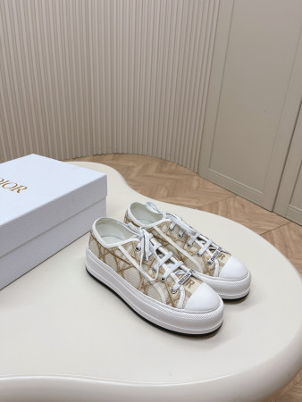 ua walk'n'D*or platform sneaker
