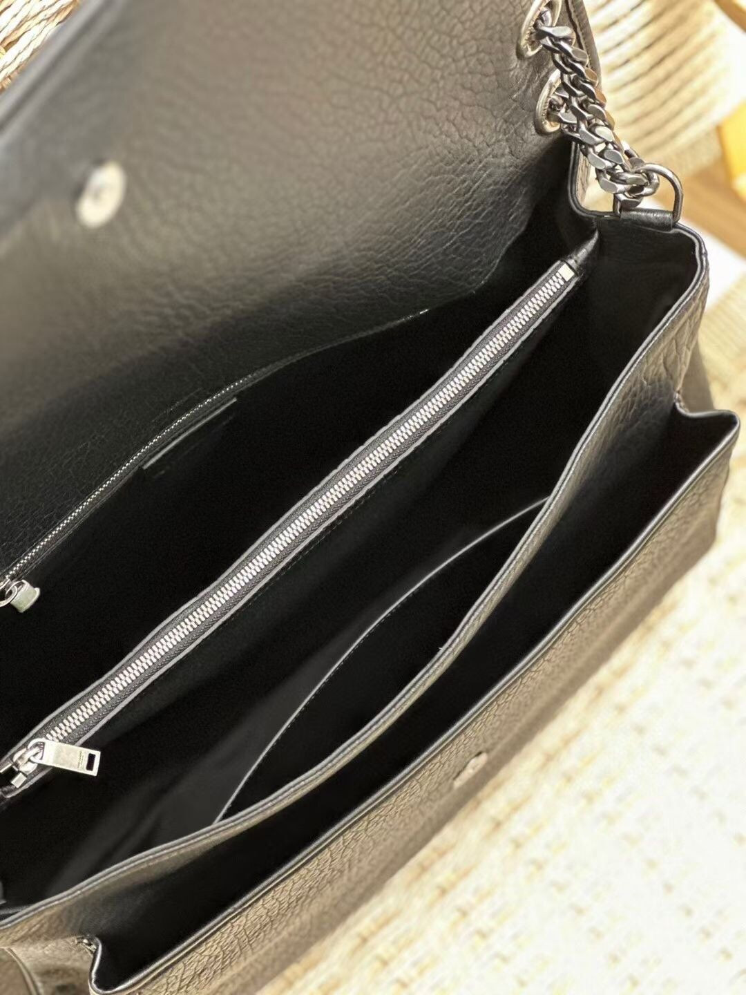 Y*L niki oversized in grained lambskin 47x34x16cm
