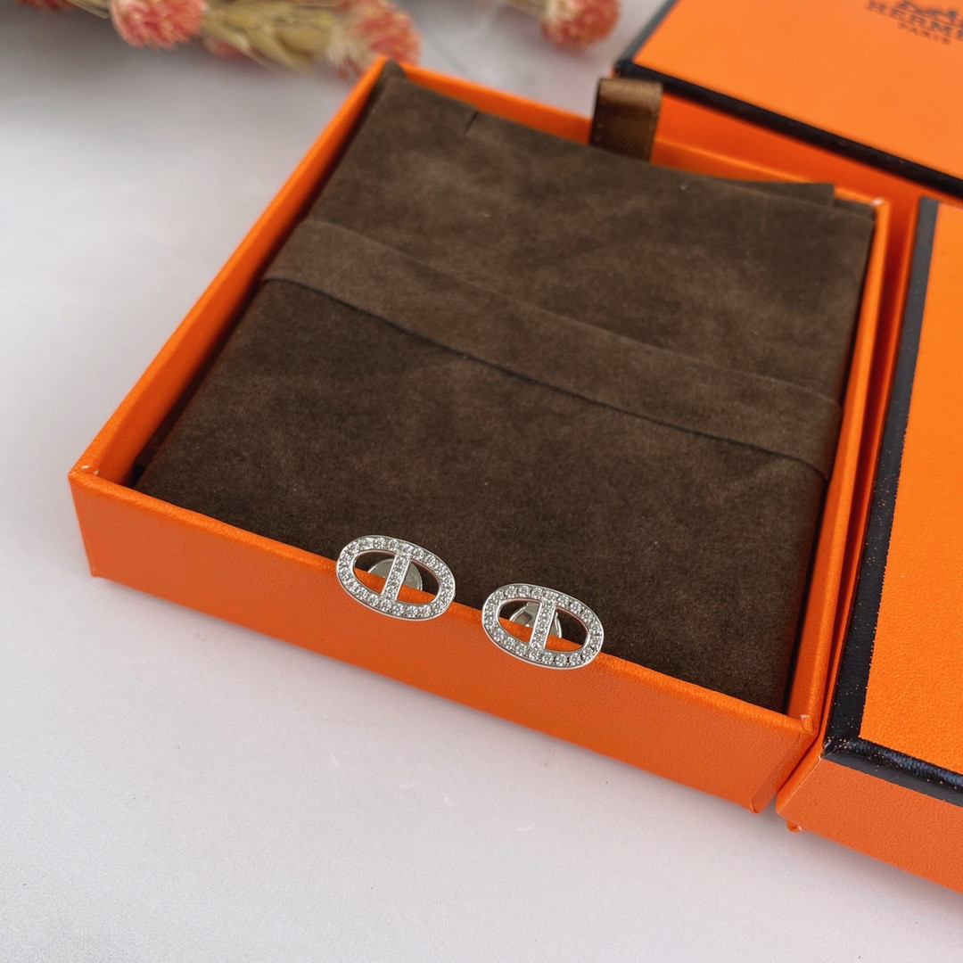 H**me5 fully di*m*nd-encrusted  h stud earrings