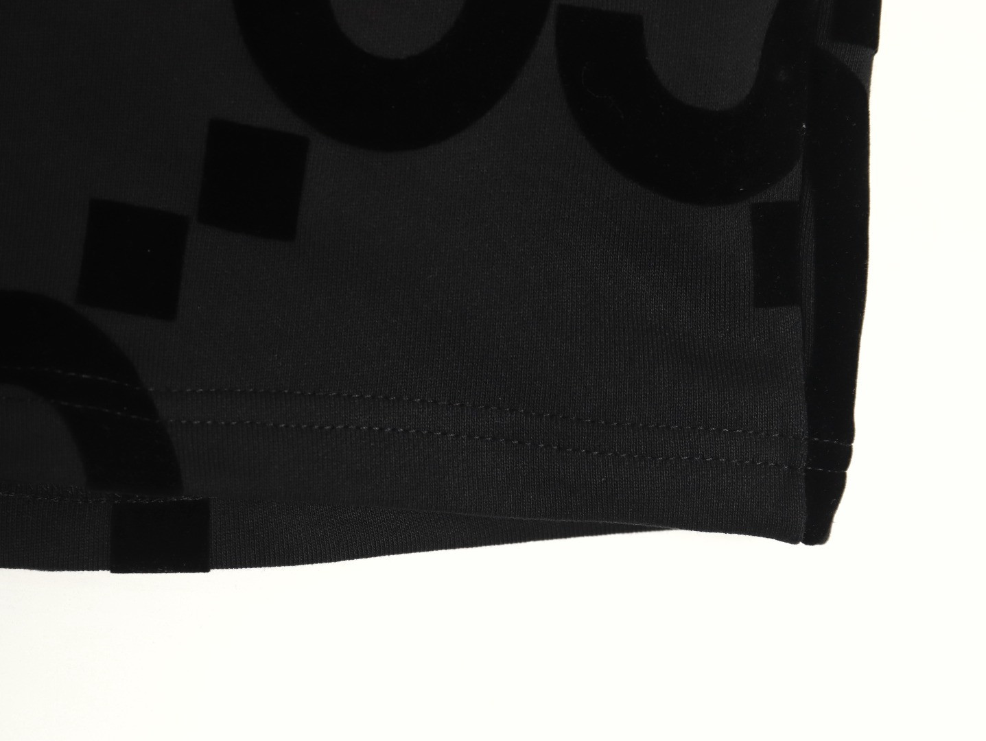 G*u*i 25ss shorts