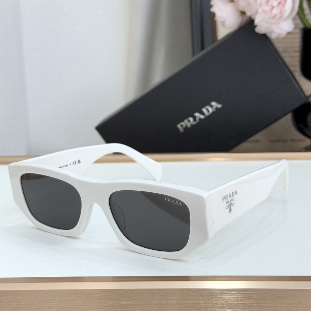 Pra*a glasses