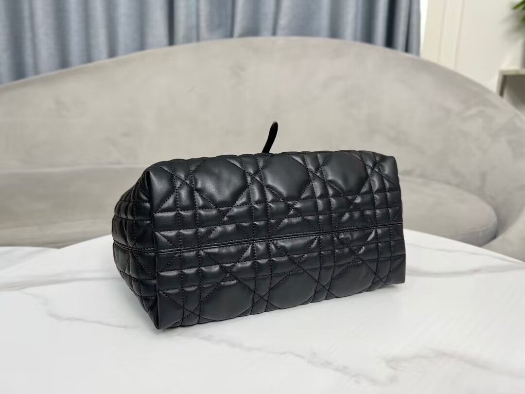 D*or toujours bag medium black 11 x 8.5 x 6.5 inches