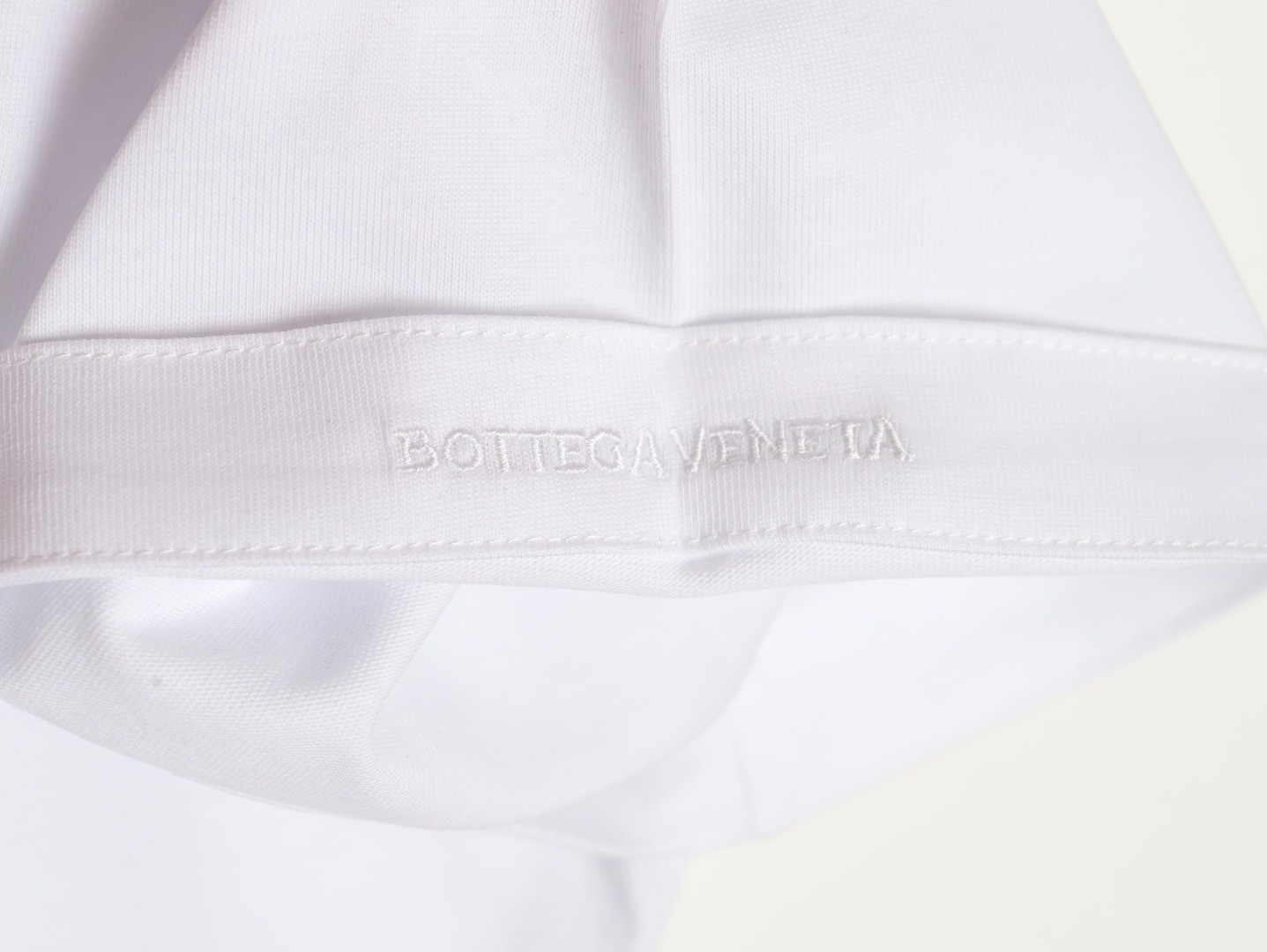 bo*te*ga Ve*ne*ta bv 25ss short-sleeved t-shirt