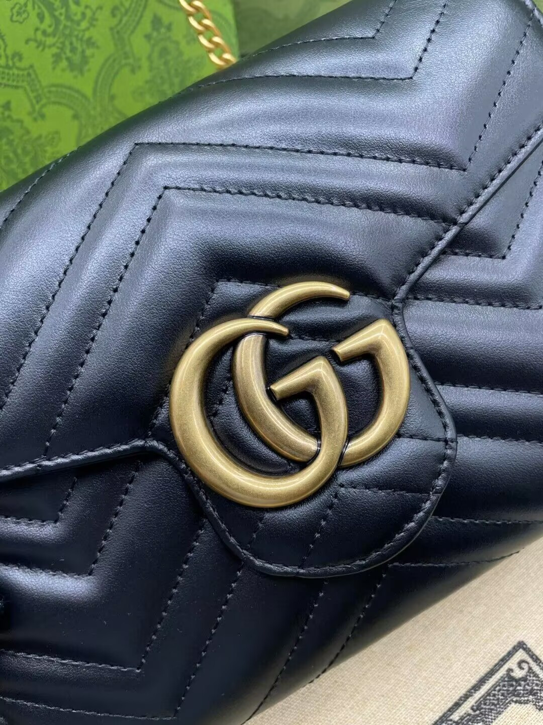 G*u*i gg marmont wallet on chain 20x13x6cm