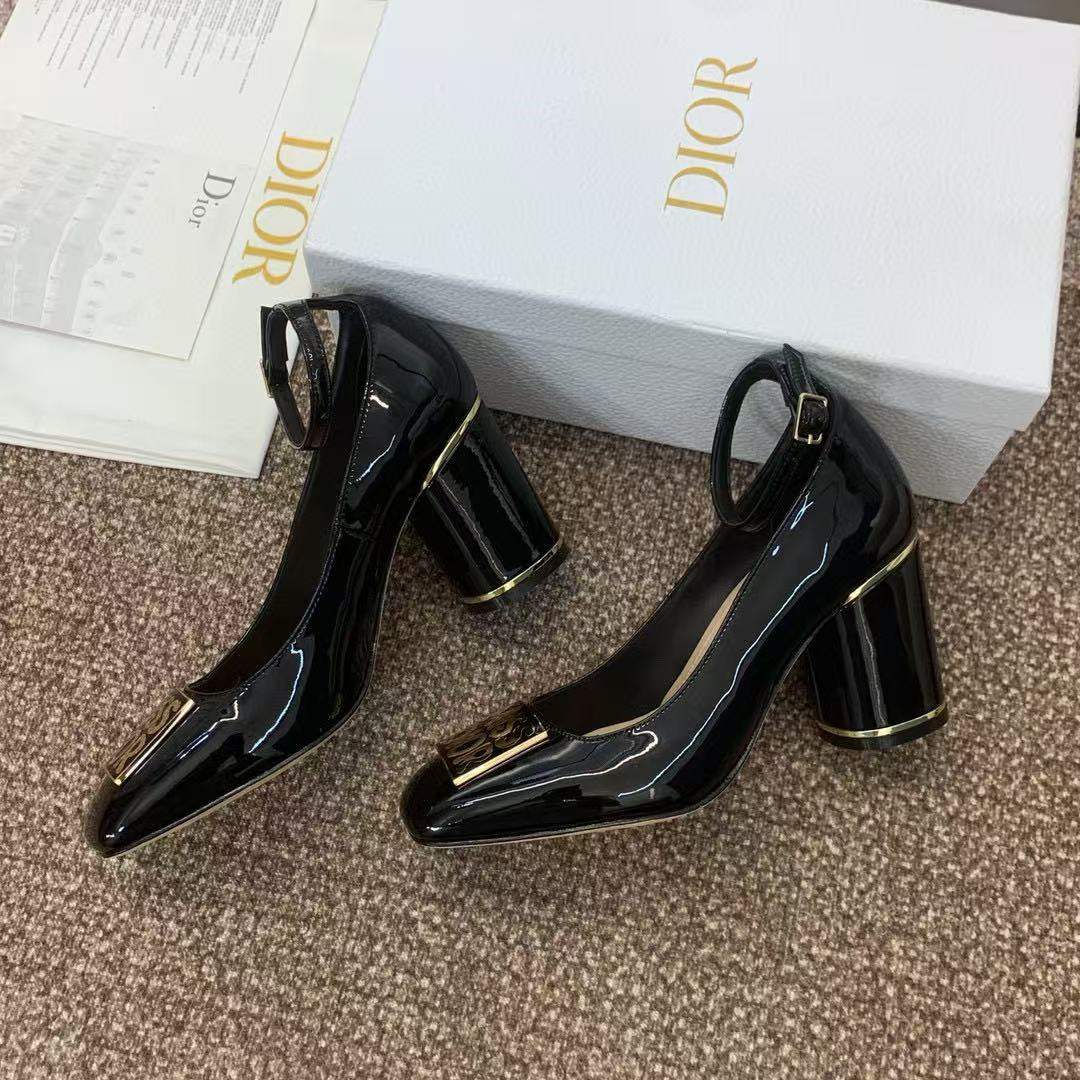 ua D*or miss D*or graffiti pump