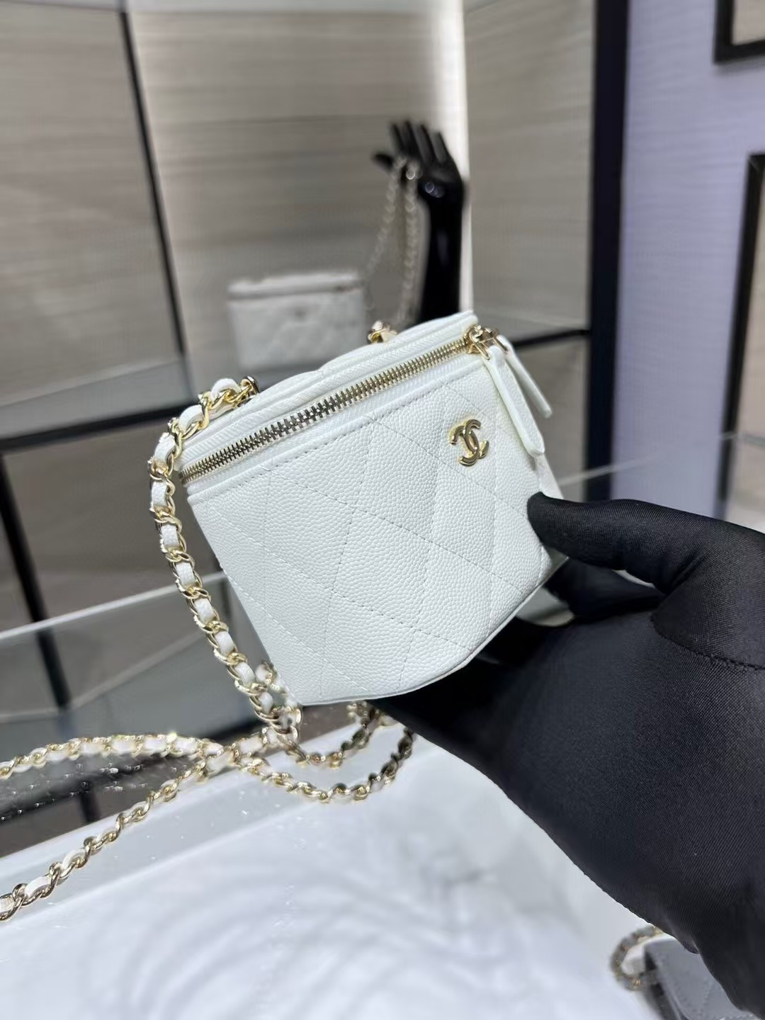 Ch*el small vanity with chain 9.5x13x6cm