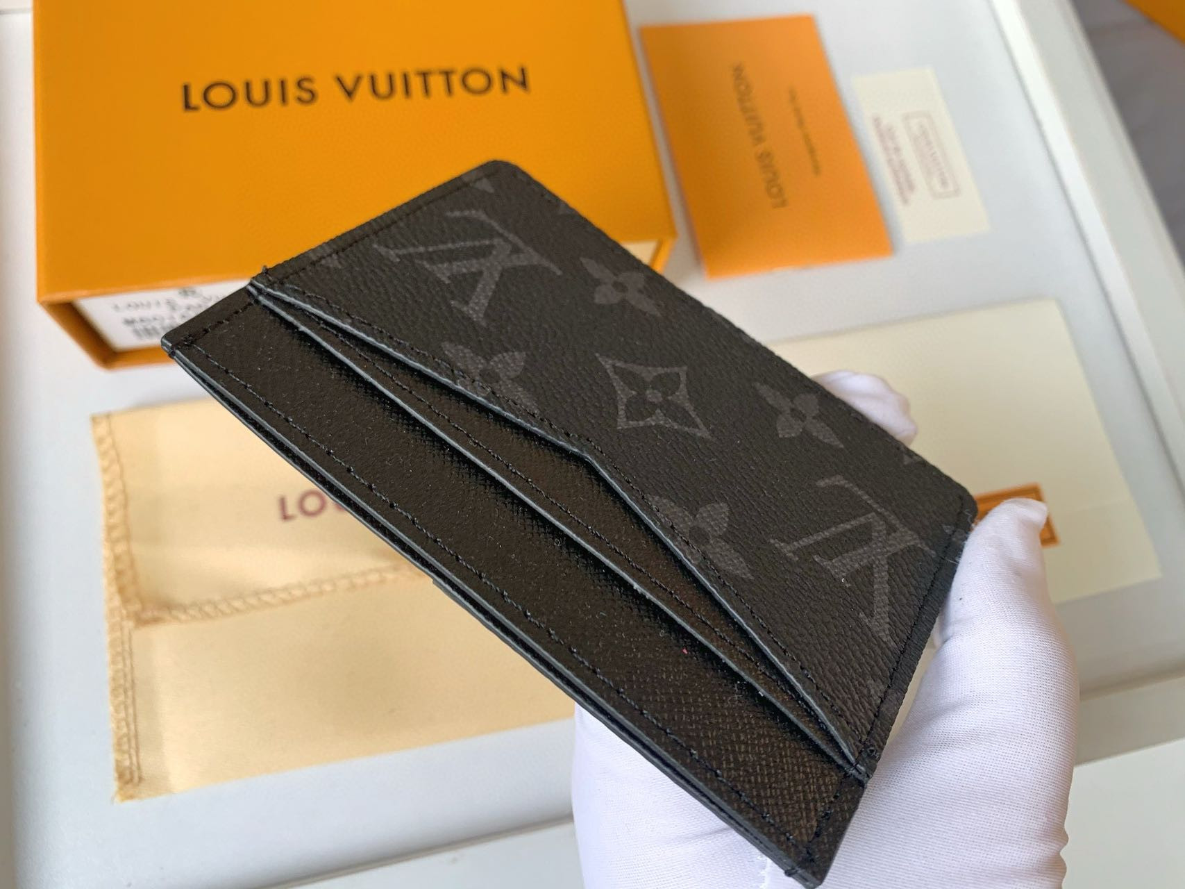 l0*is V*t0n lv card holder black 8x11cm