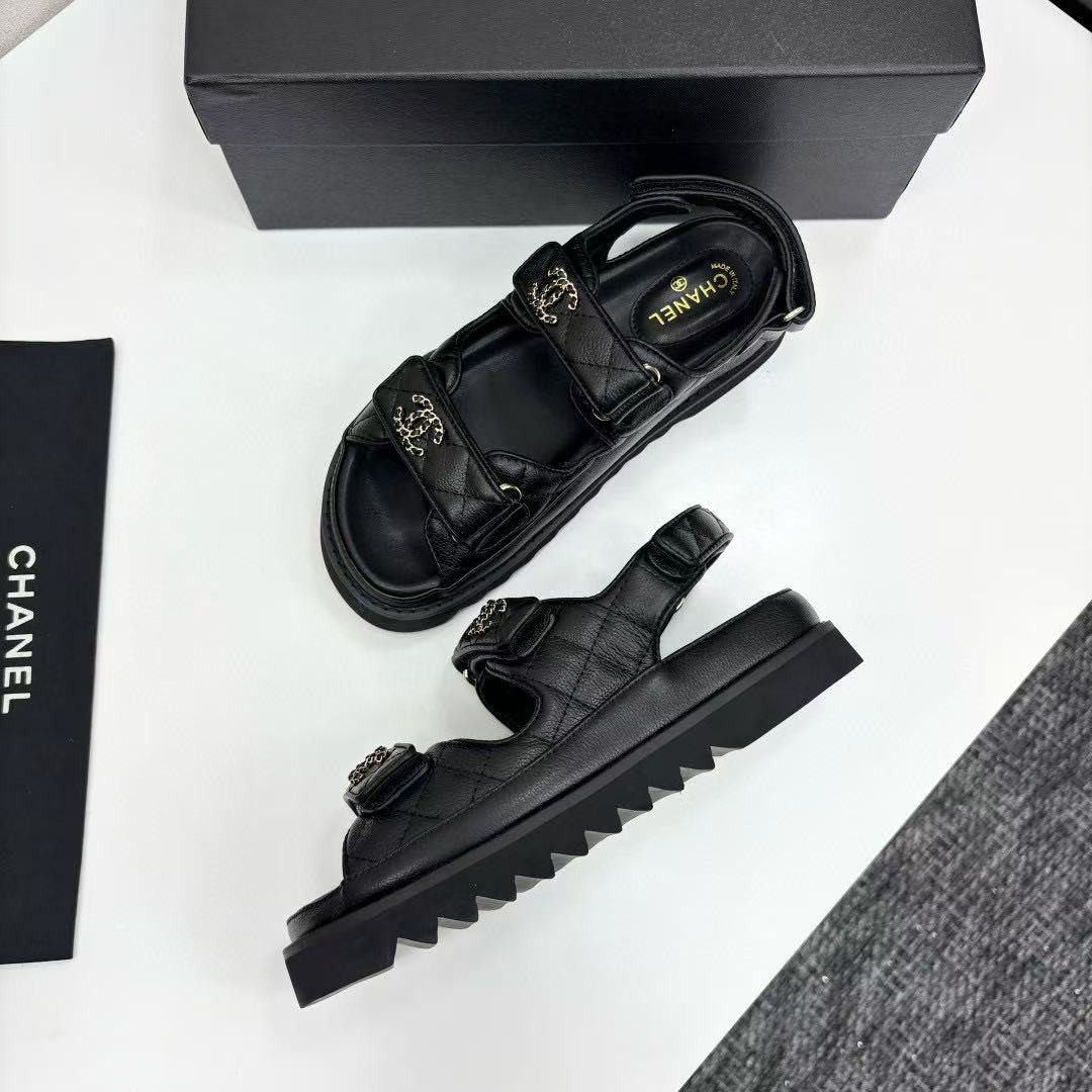 ua Ch*el sandals