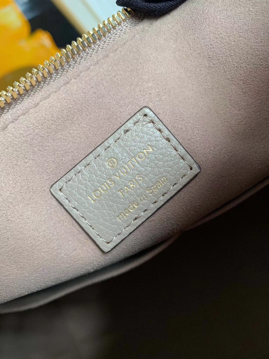V TOTE MM M44884