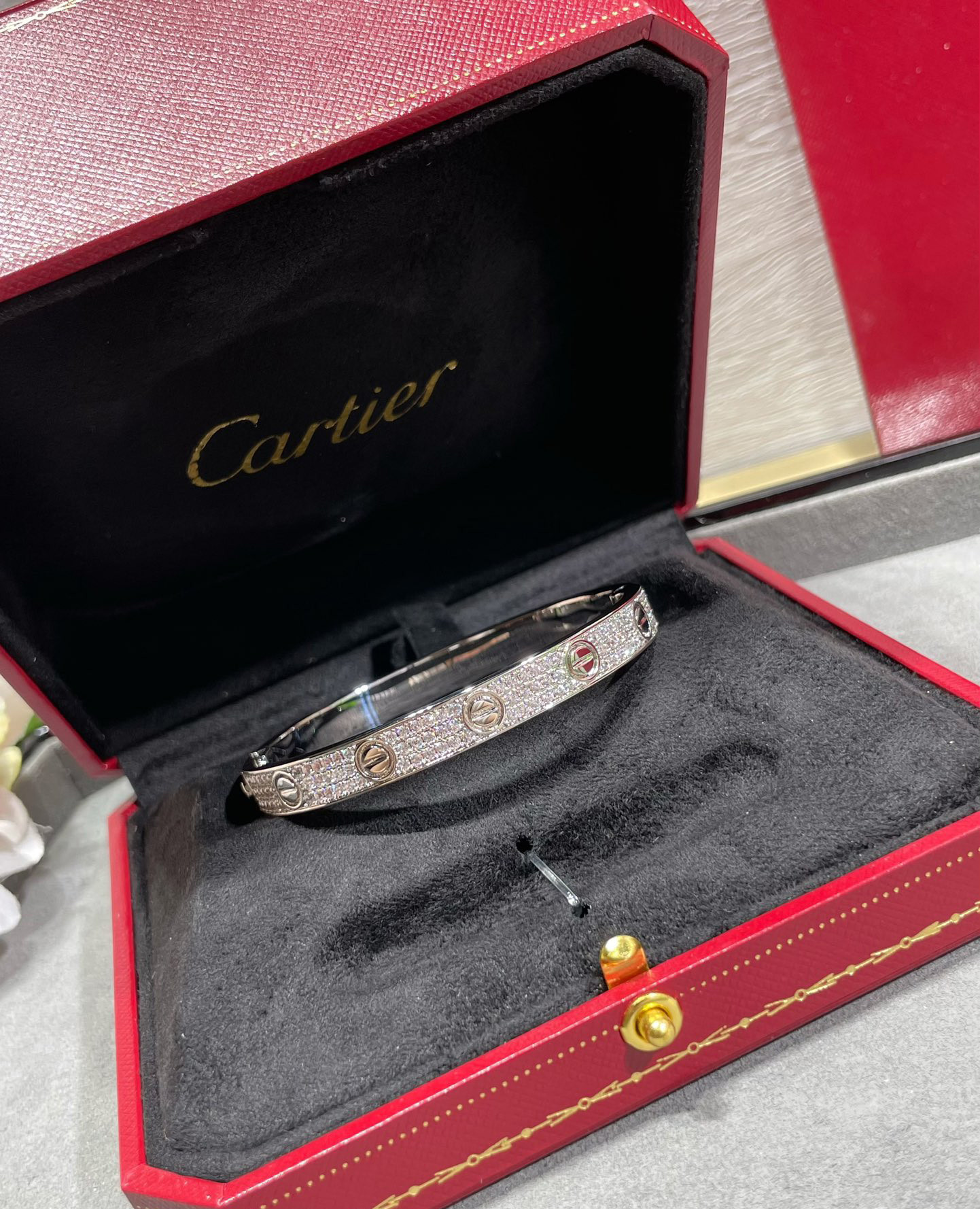 ca*t*er wide Di*m*nd star bracelet