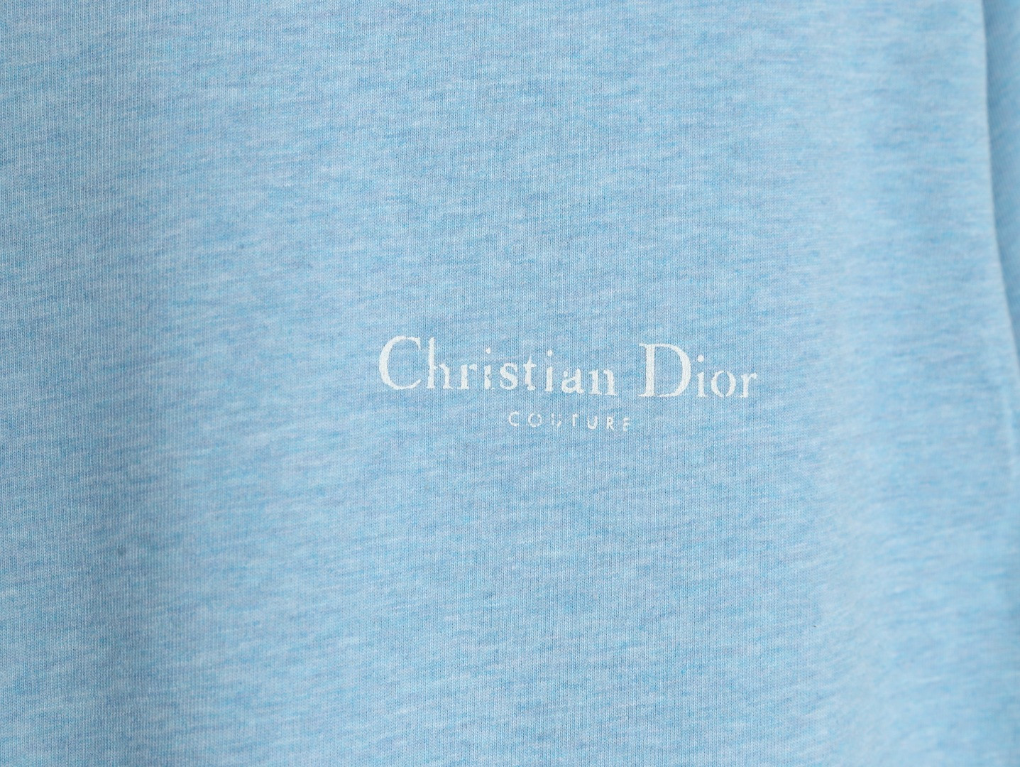 D*or short-sleeved t-shirt