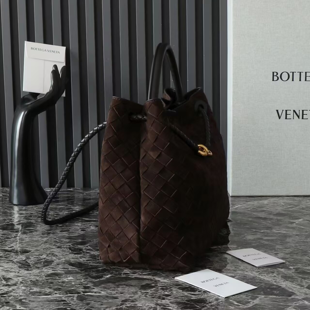 bo*te*ga Ve*ne*ta medium andiamo 32x25x11cm