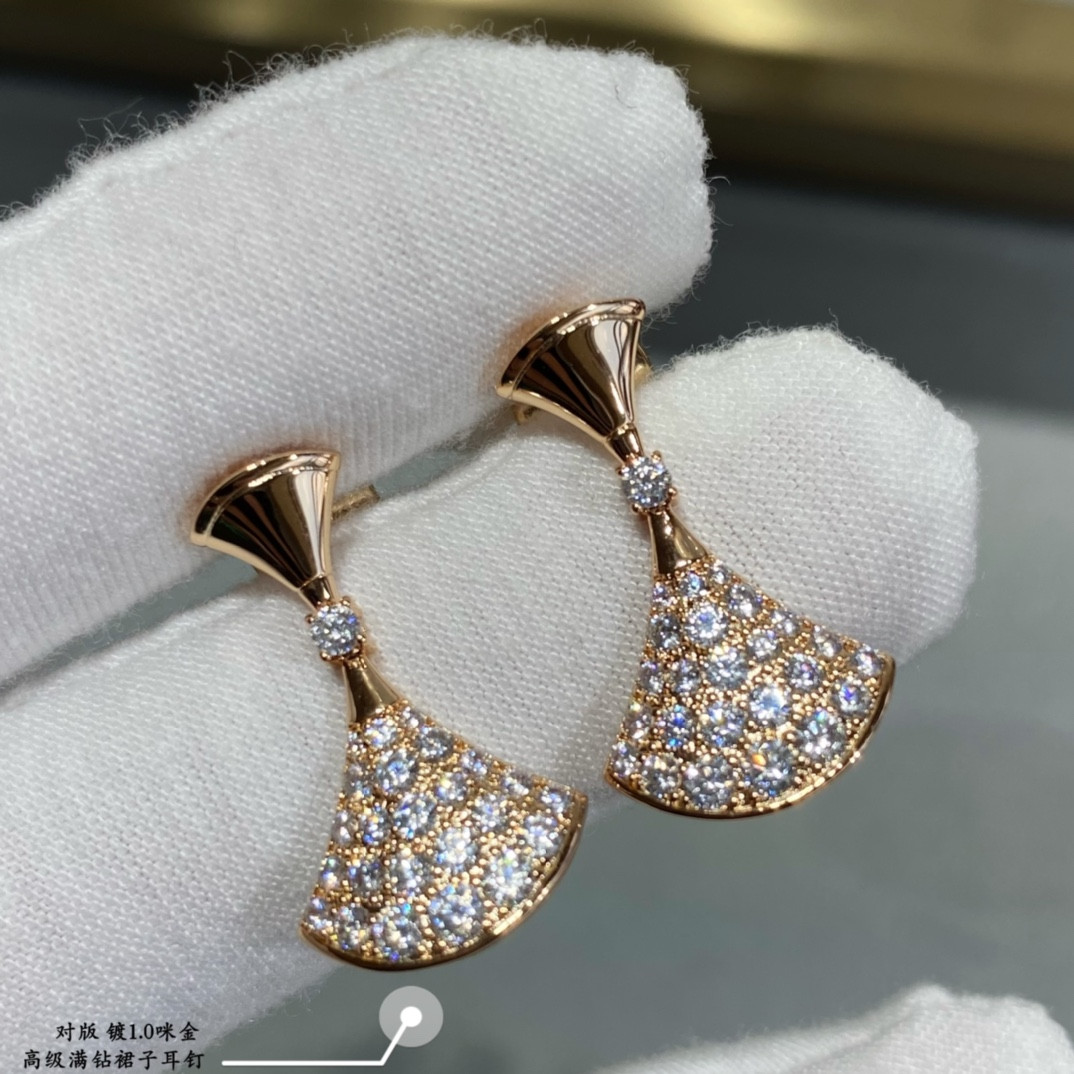 b*l*ai Di*m*nd fan-shaped skirt earrings