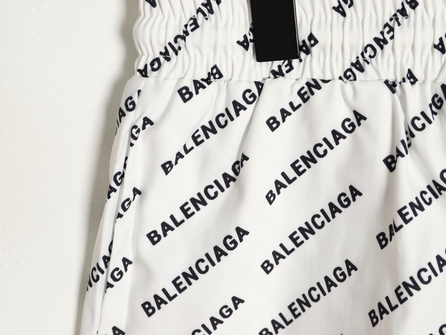 Ba*len*cia*ga 25ss shorts