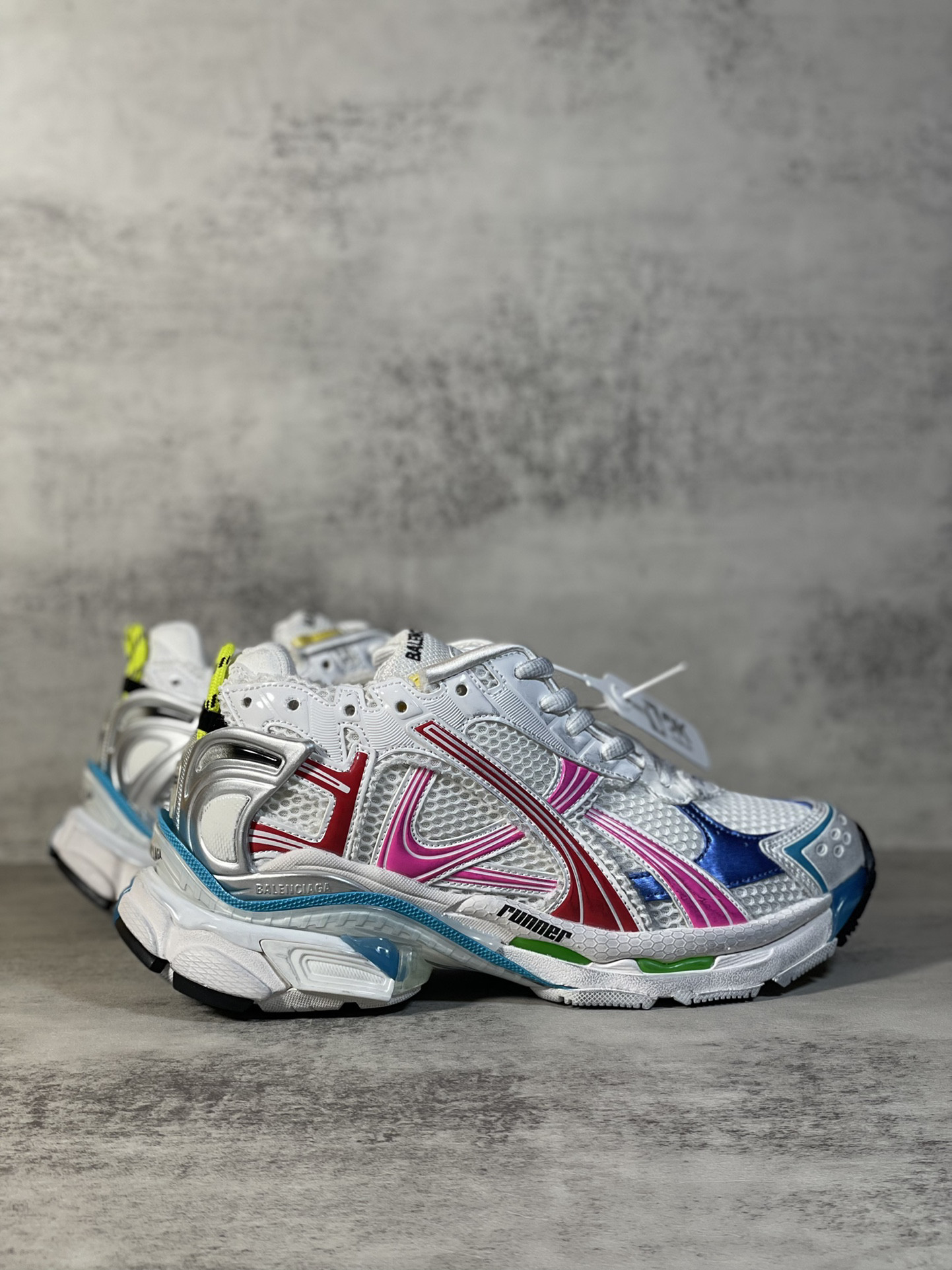 ua Ba*len*cia*ga runner sneaker white multicolor