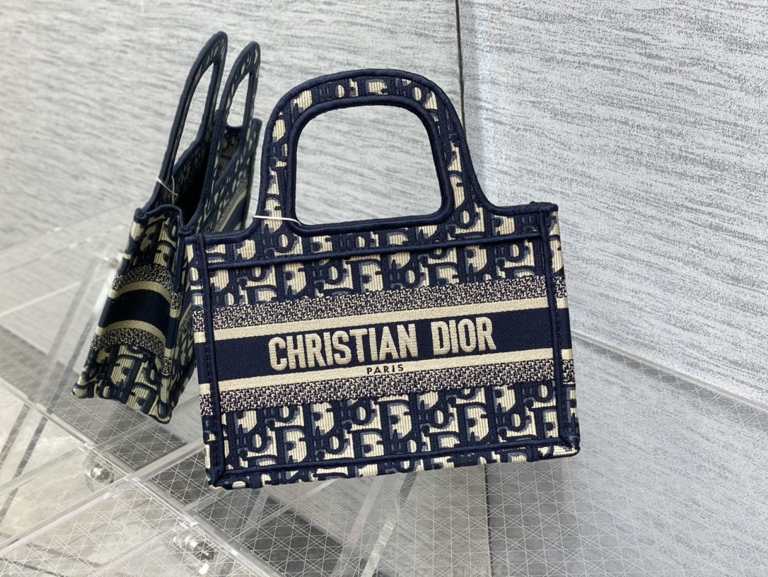 D*or book tote size mini 23*7*17cm
