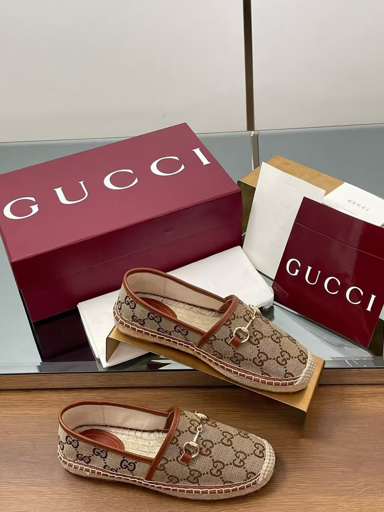 ua G*u*i espadrilles women