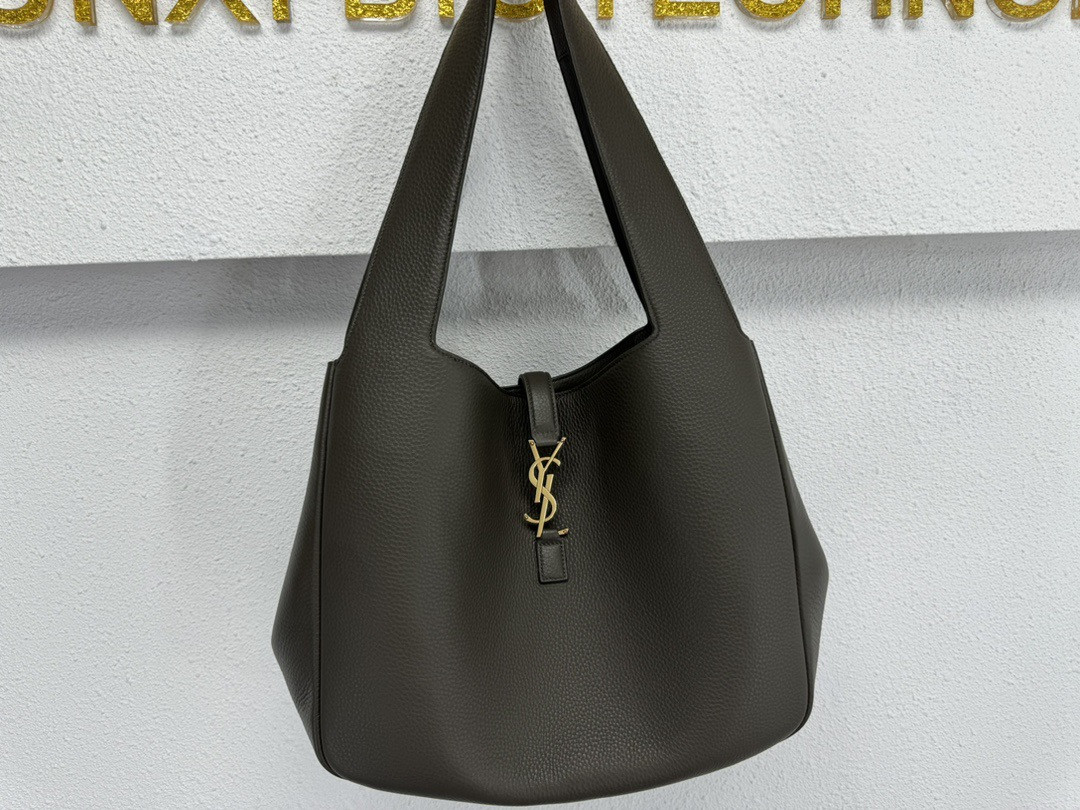 Y*L le 5 À 7 bea in grained leather 50×28×18cm
