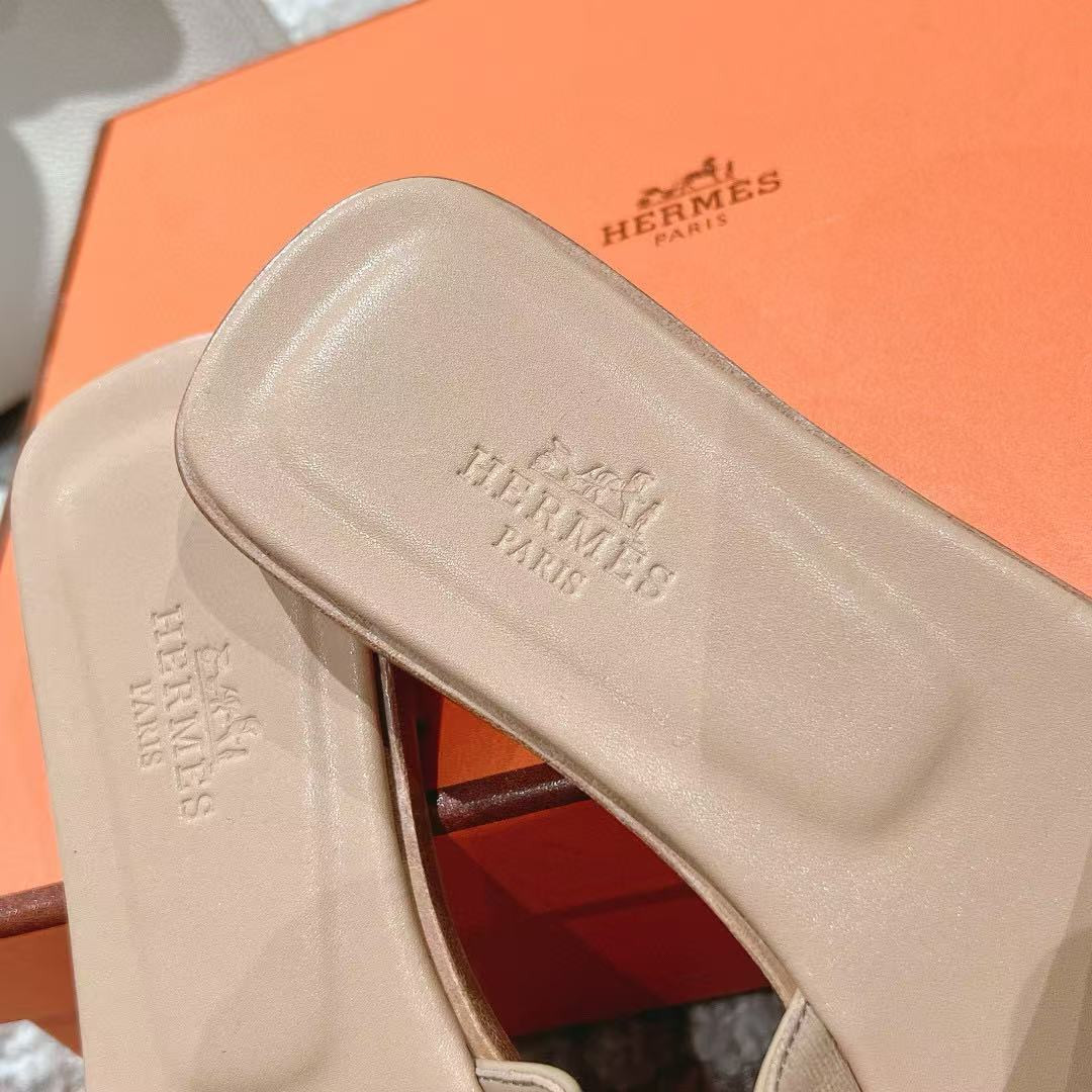 ua H**me5 oran sandal