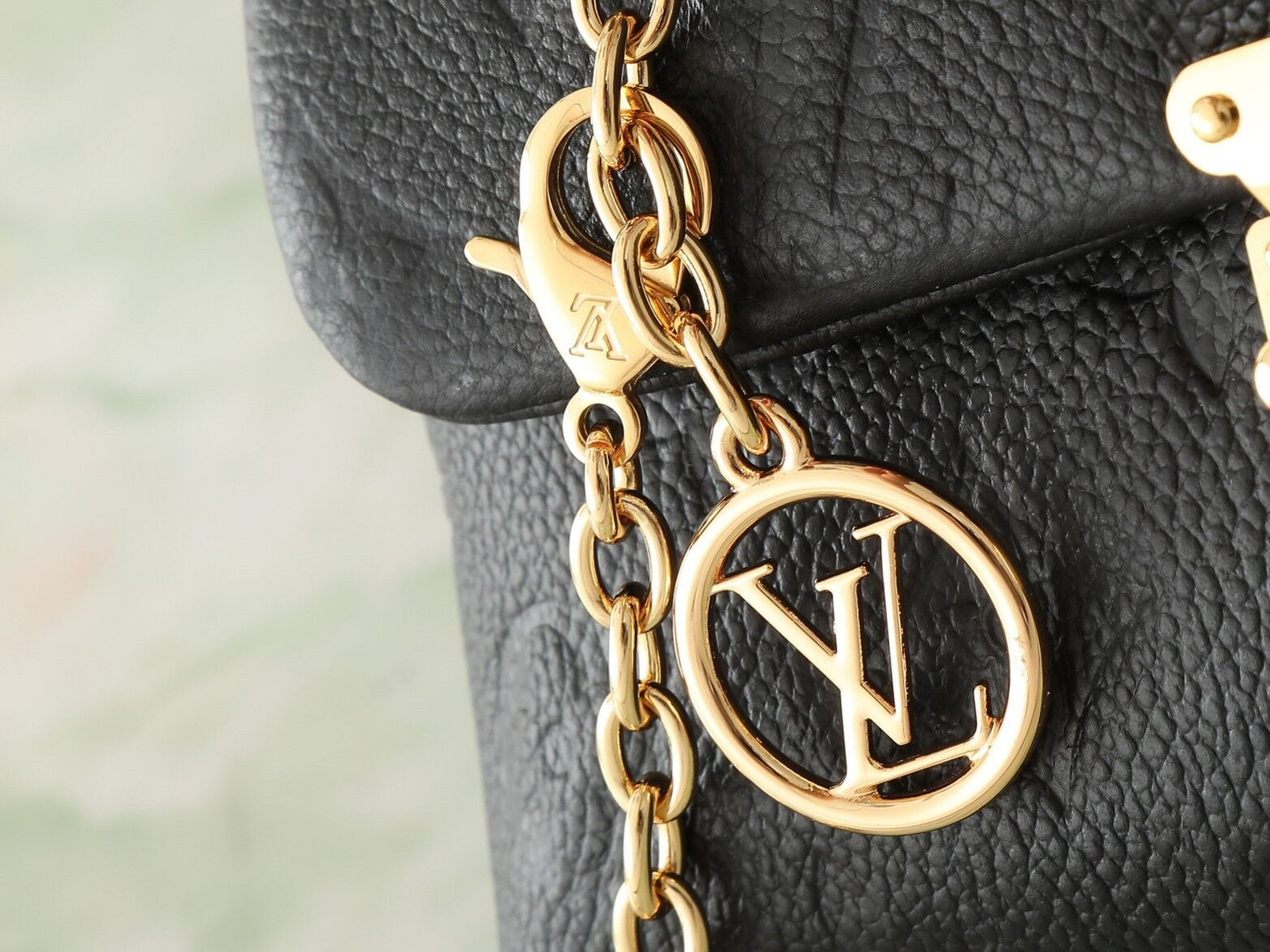 LV Nano Madeleine M12144 12.5x6x21cm