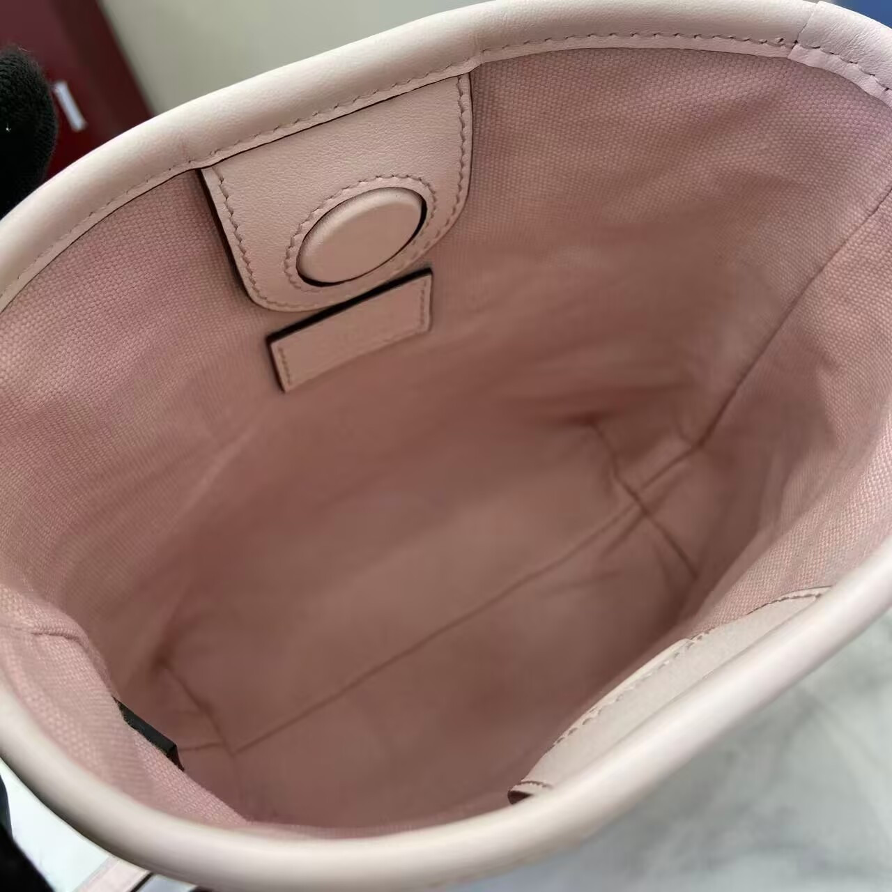G*u*i gg emblem nano bucket bag 15x18x8cm