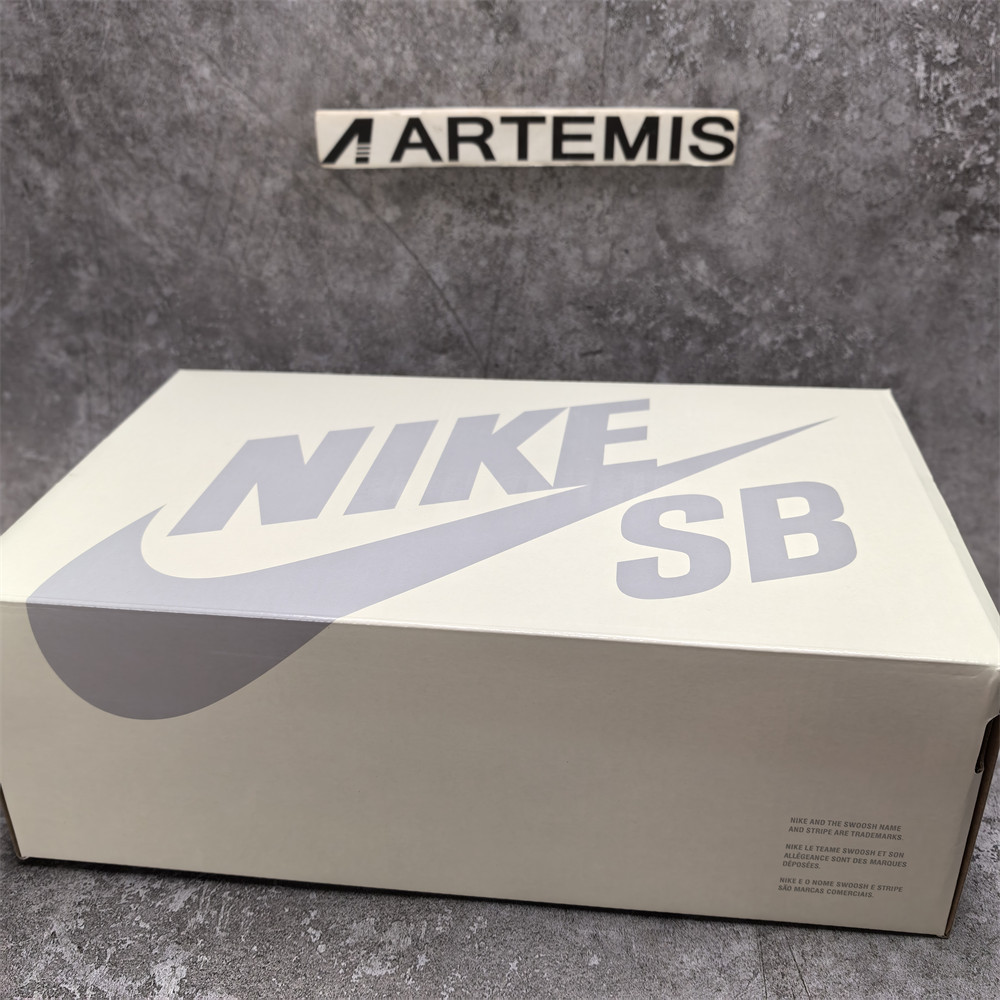 UA Nike SB Dunk Low