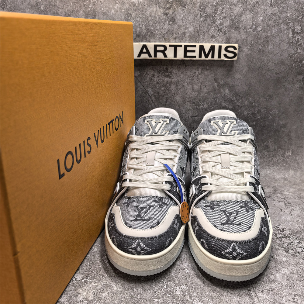 UA LV Trainer Sneaker