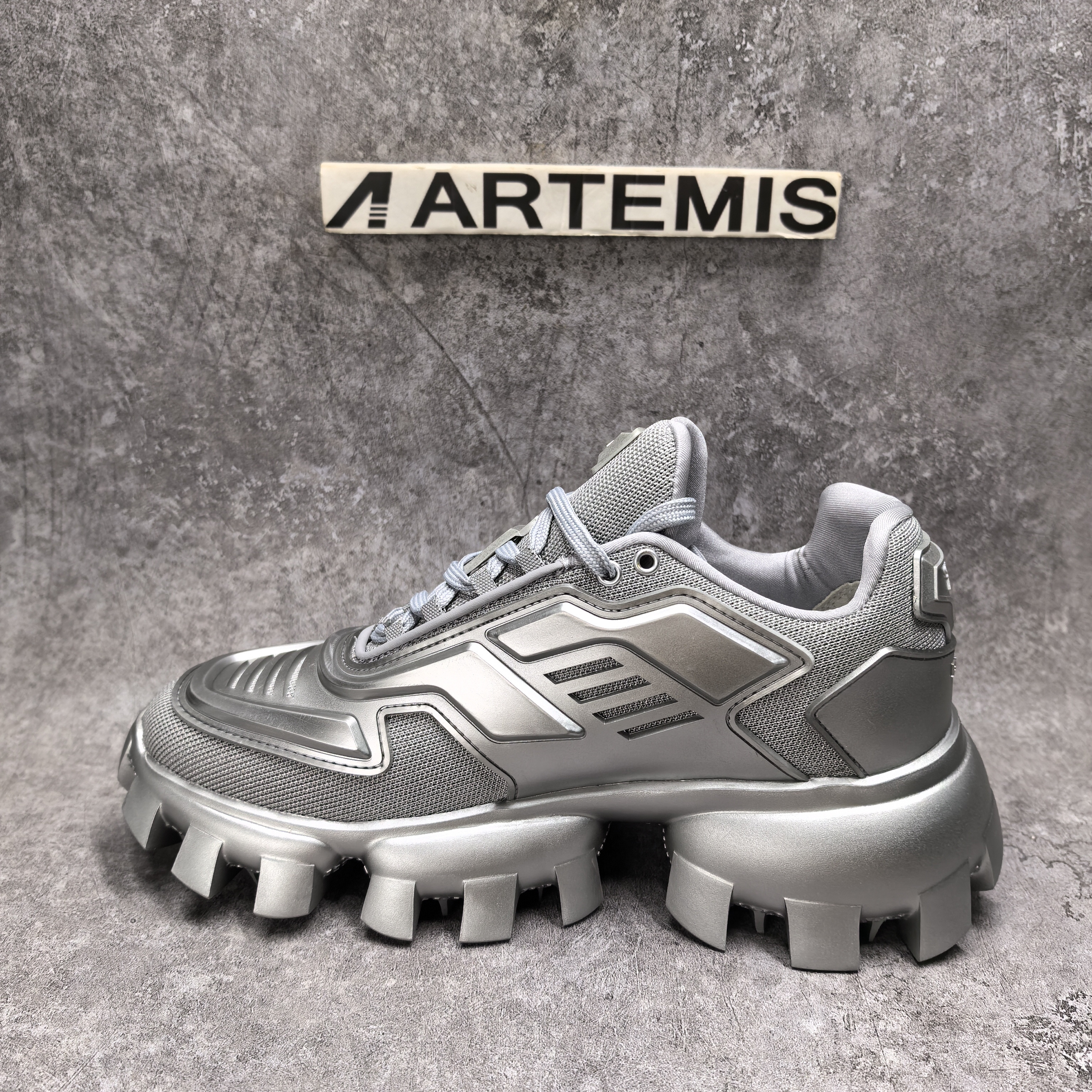 ua Pra*a sneaker
