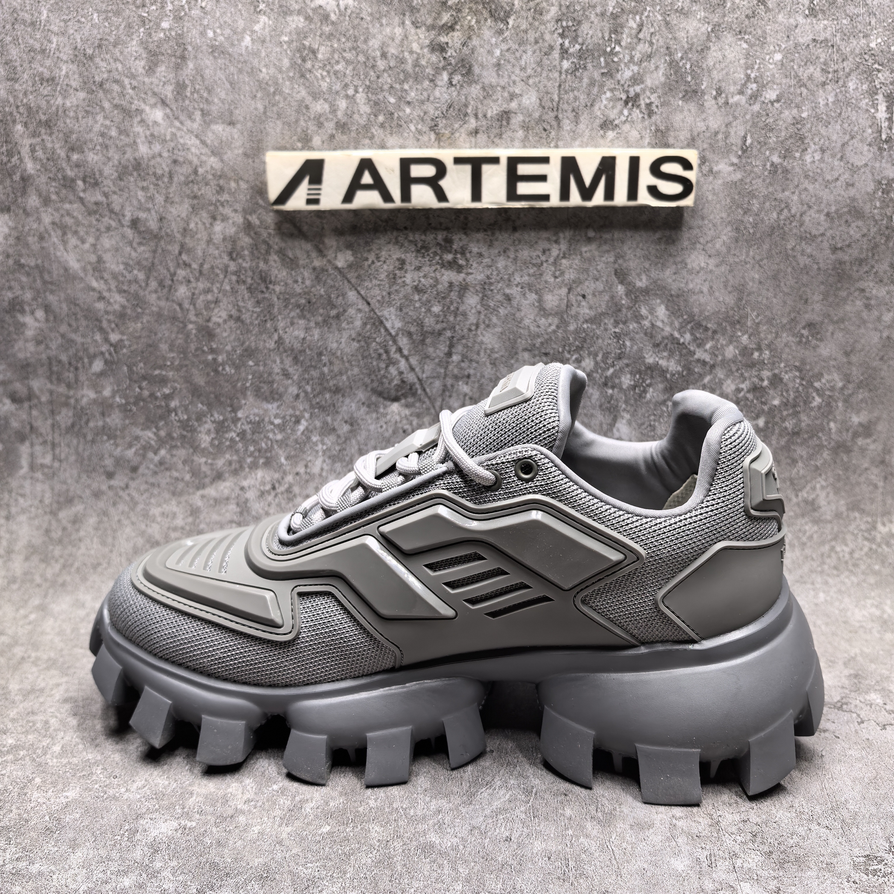 ua Pra*a sneaker