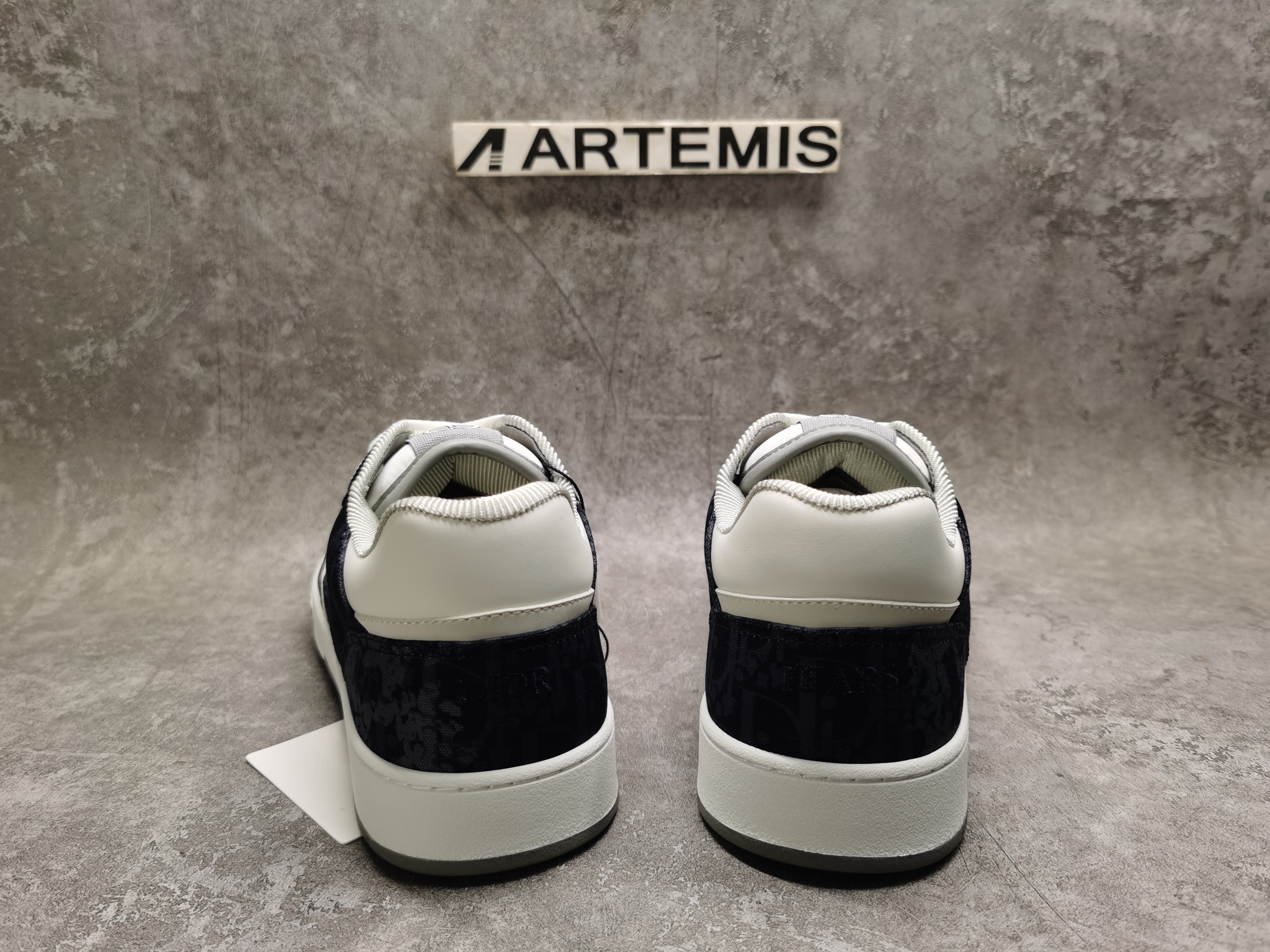 ua D*or b27 sneaker