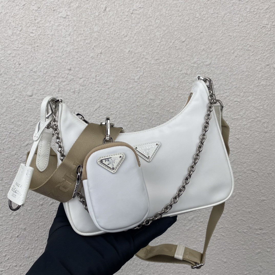 Pra*a re-edition 2005 re-nylon bag white