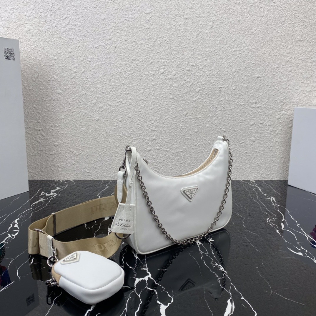 Pra*a re-edition 2005 re-nylon bag white