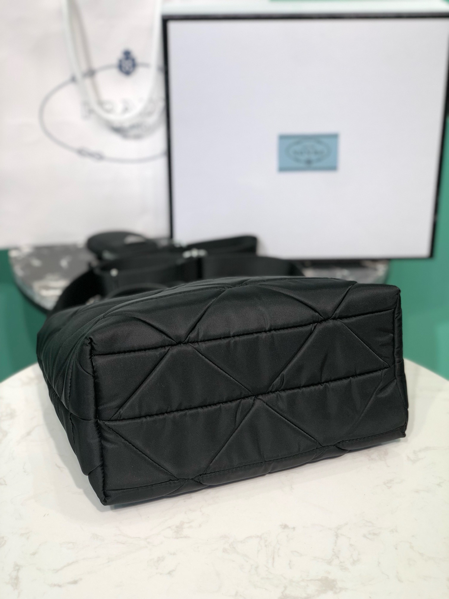 Pra*a re-nylon system tote 25x21.5x13cm