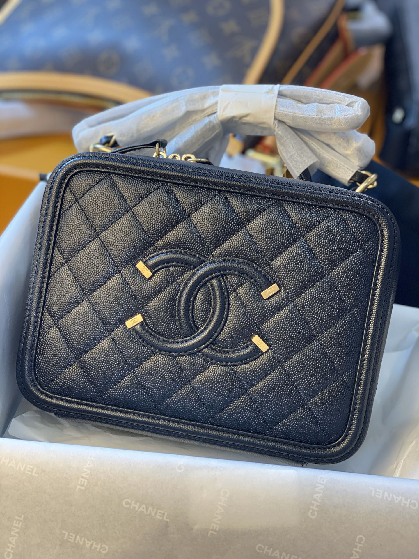 Ch*el vanity case   17x7x13cm