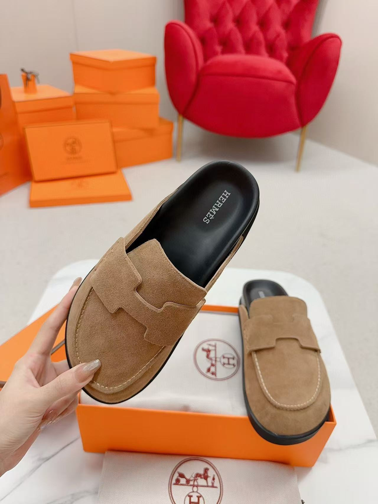 ua H**me5 slippers