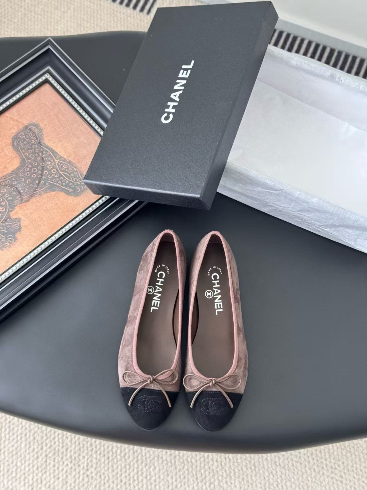 ua Ch*el ballet flats