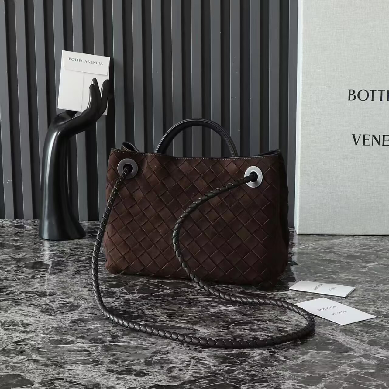 bo*te*ga Ve*ne*ta small andiamo 25x22x10.5cm