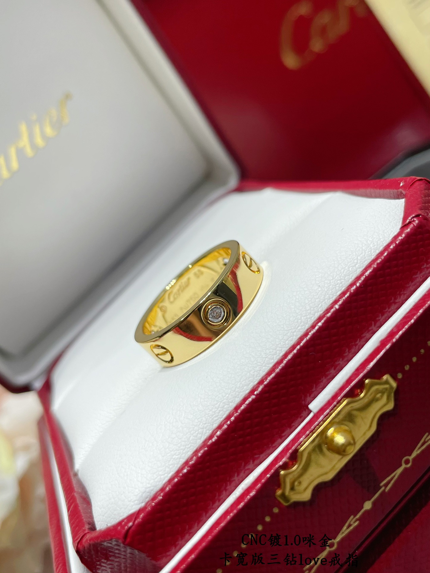 ca*t*er wide version three-Di*m*nd love ring