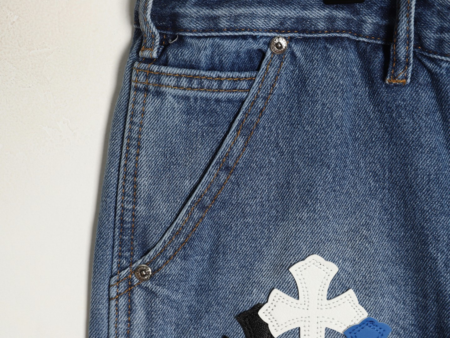 Ch**me He**ts jeans