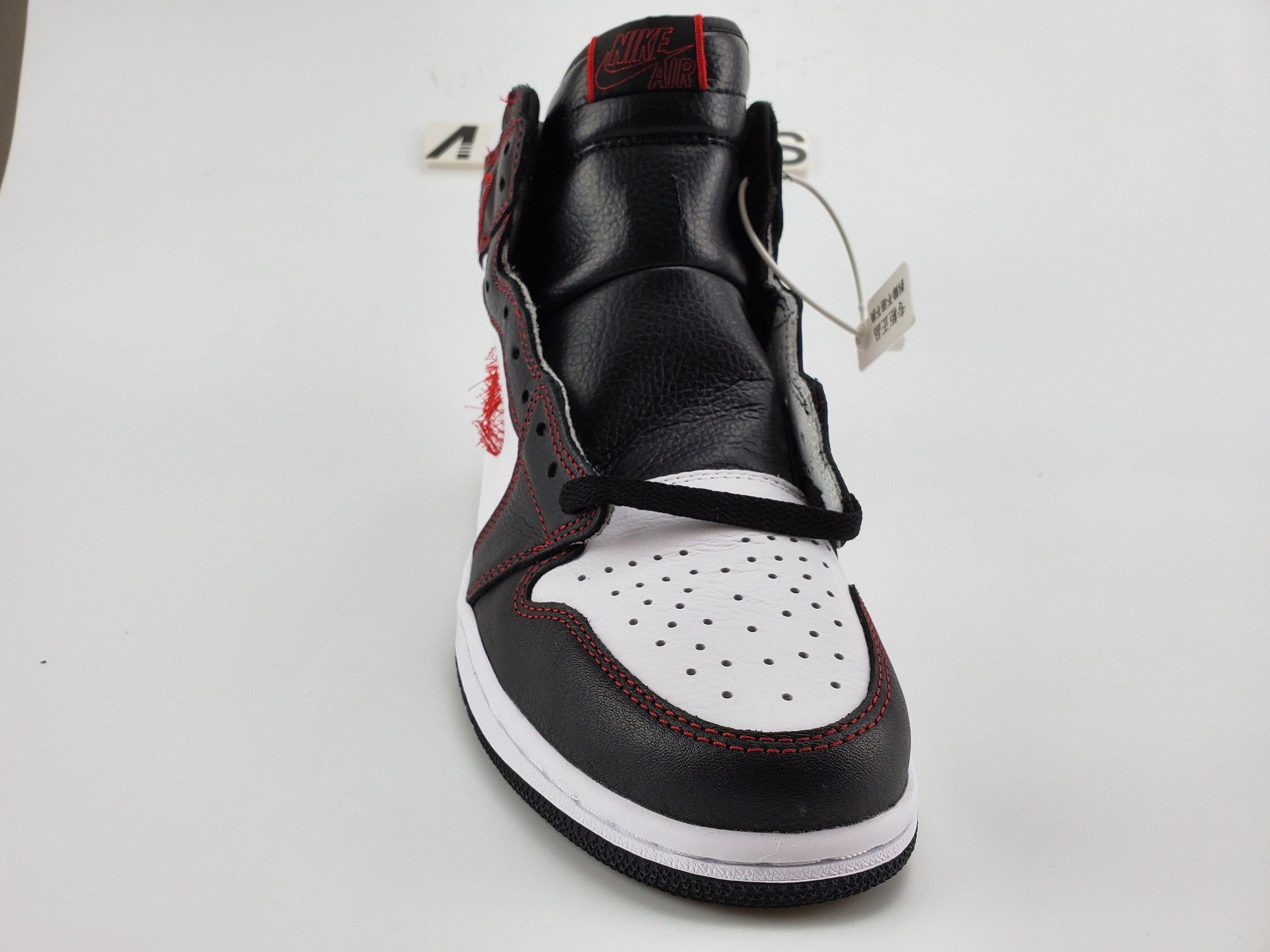 Air Jordan 1 Retro High OG Defiant