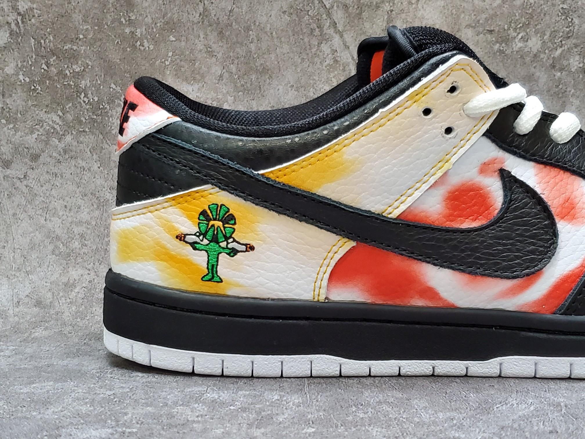 Nike SB Dunk Low
