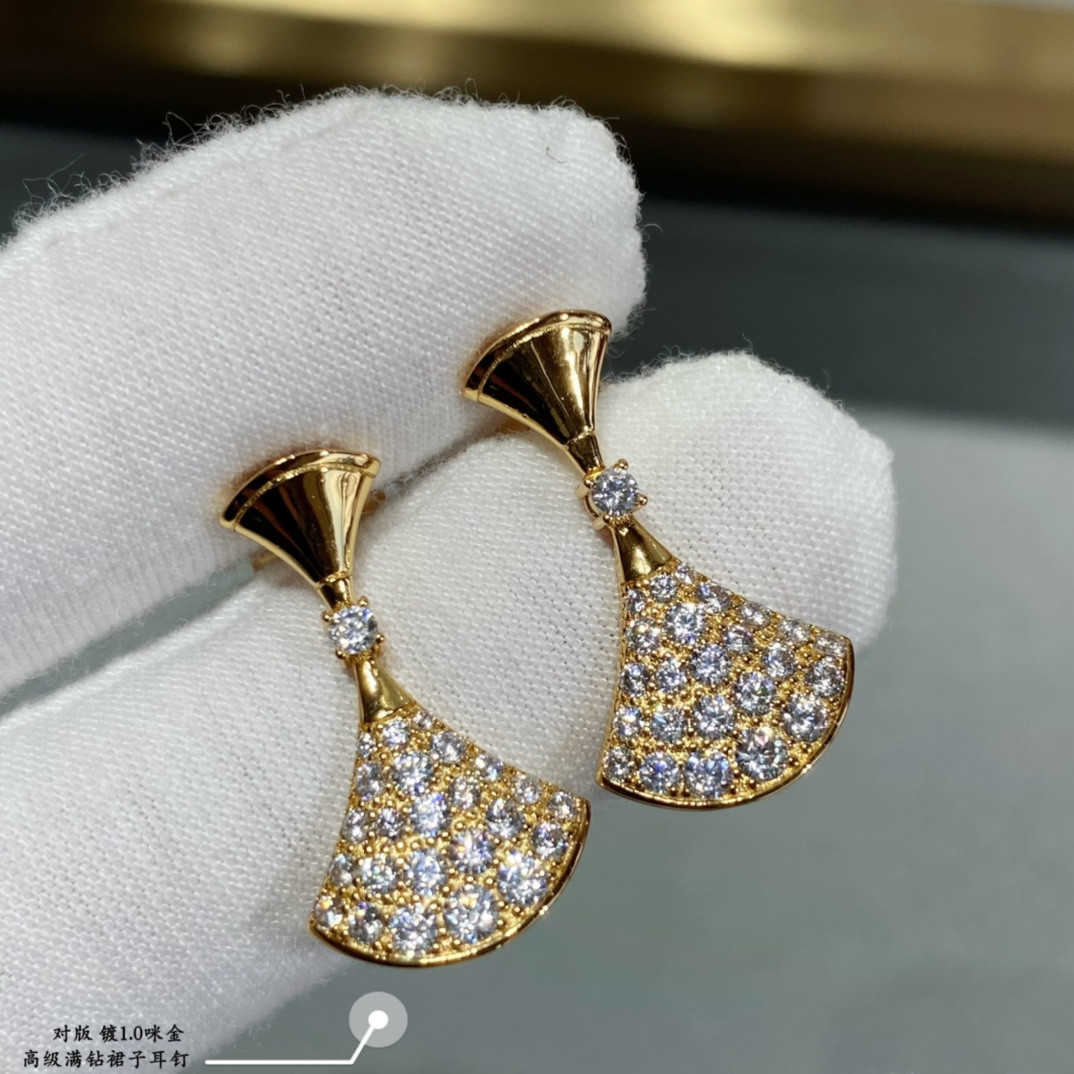 b*l*ai Di*m*nd fan-shaped skirt earrings