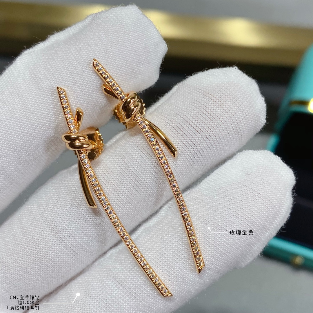 t*f*ny & co. full Di*m*nd knot stud earrings