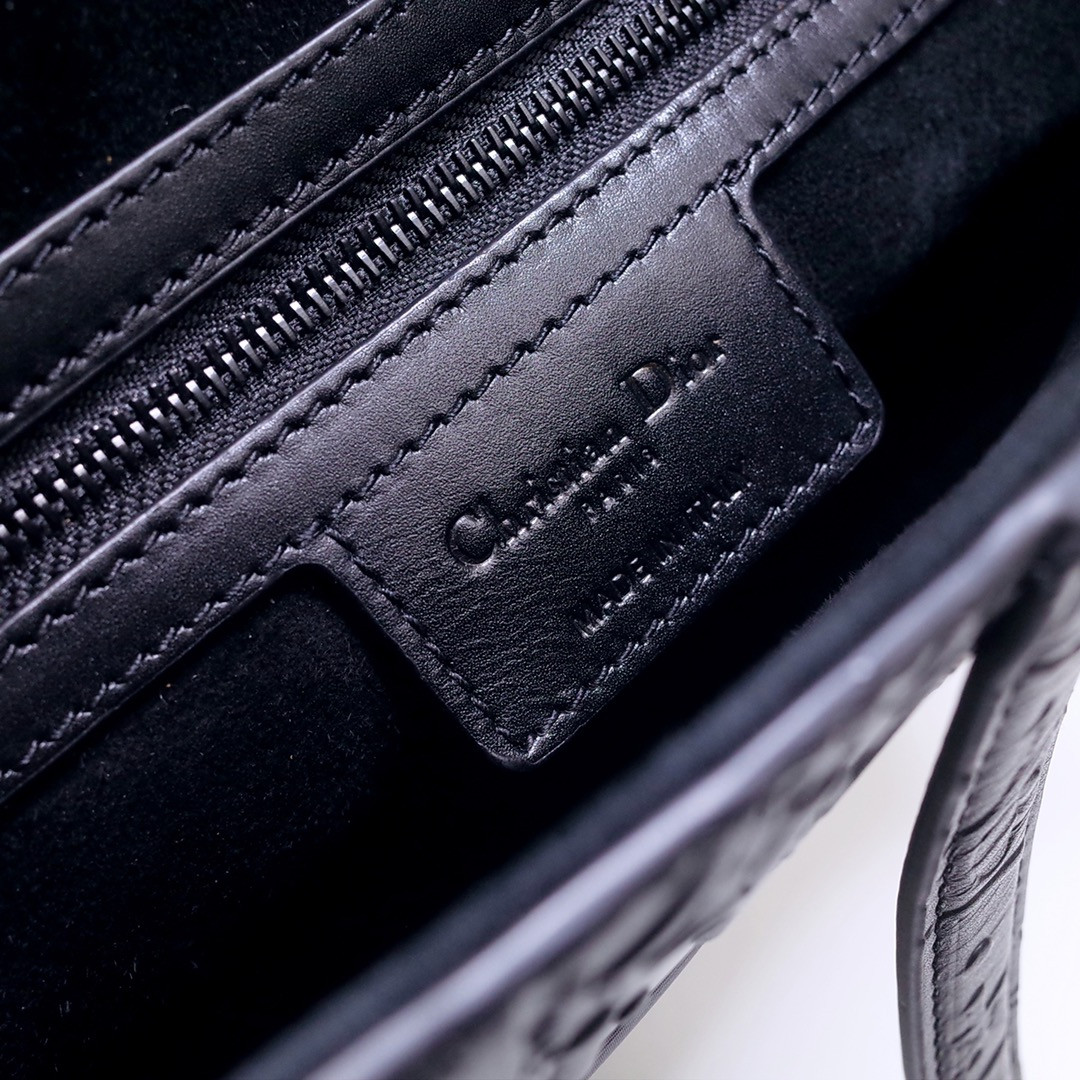 saddle bag with strap black D*or oblique embossed calfskin 25.5x20x6.5cm