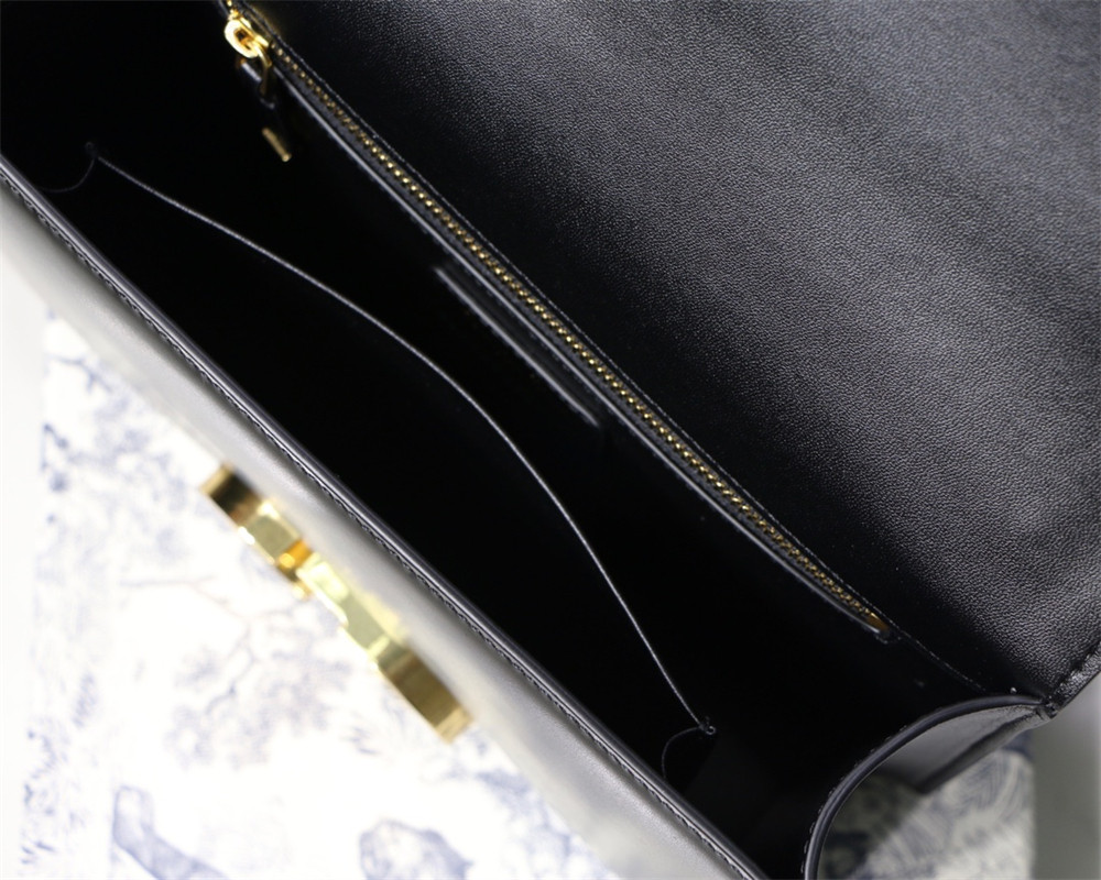 D*or 30 montaigne chain bag shiny black