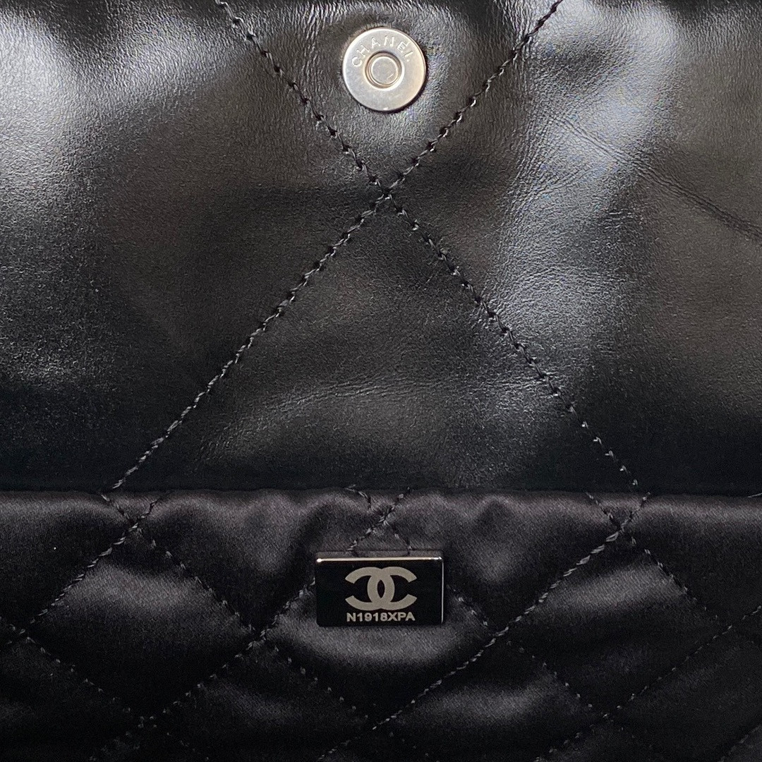 Ch*el 22 handbag shiny calfskin 30×45×8cm