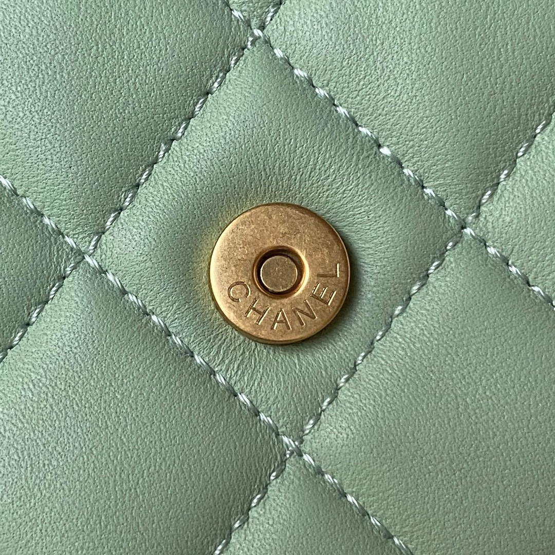 Ch*el baguette bag green 17.5×20×5cm