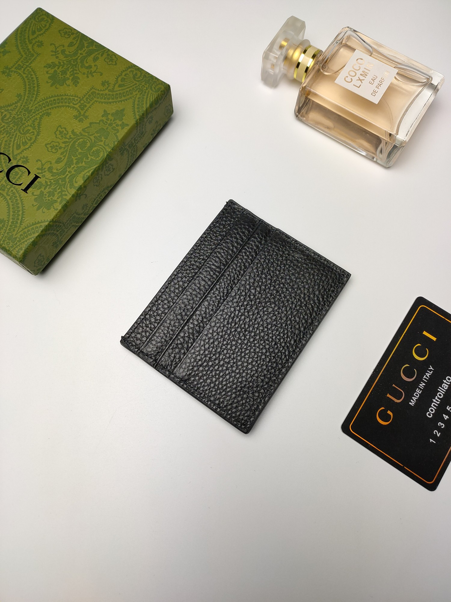 G*u*i gg  card case wallet