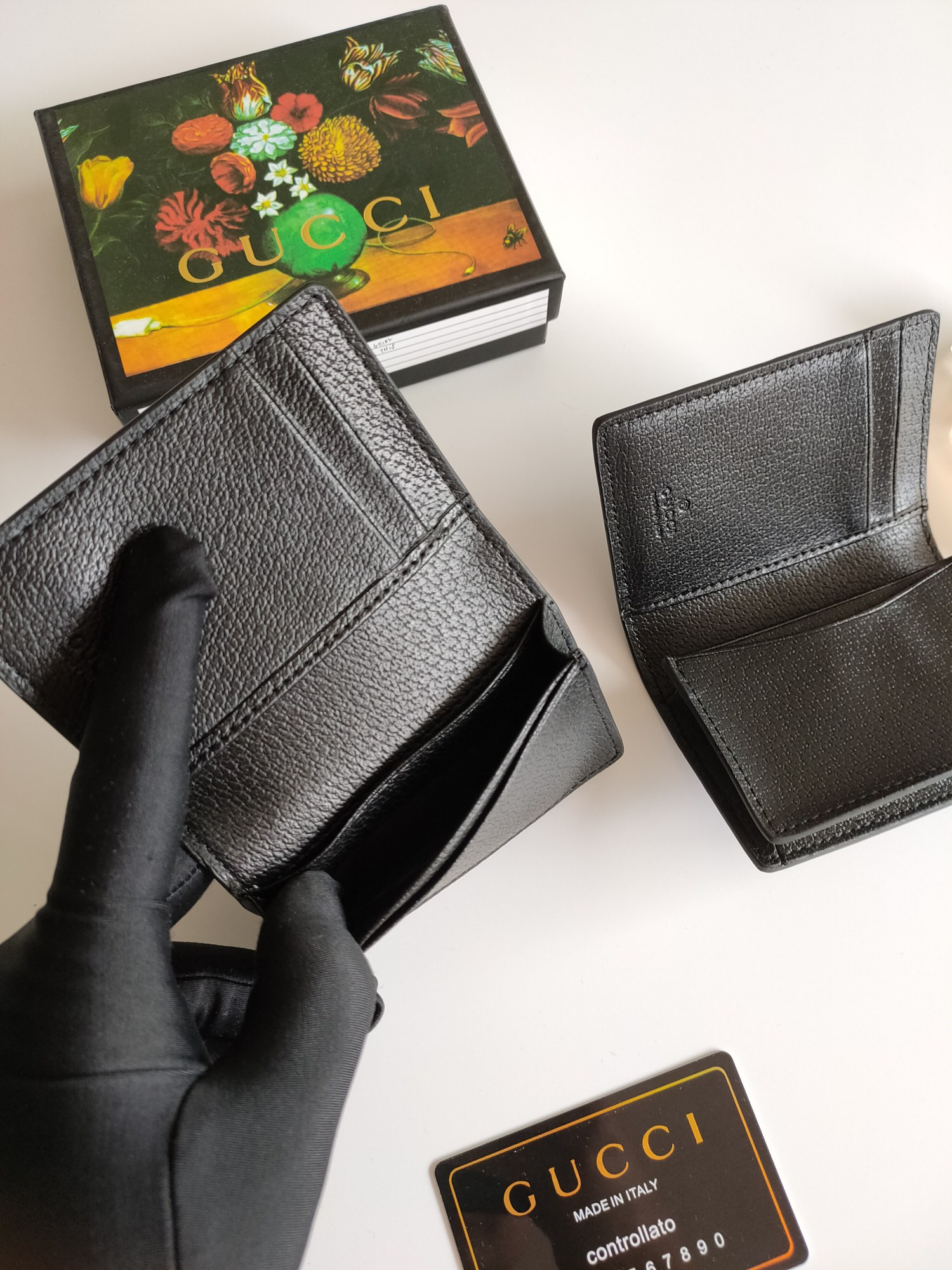 G*u*i gg  card case wallet