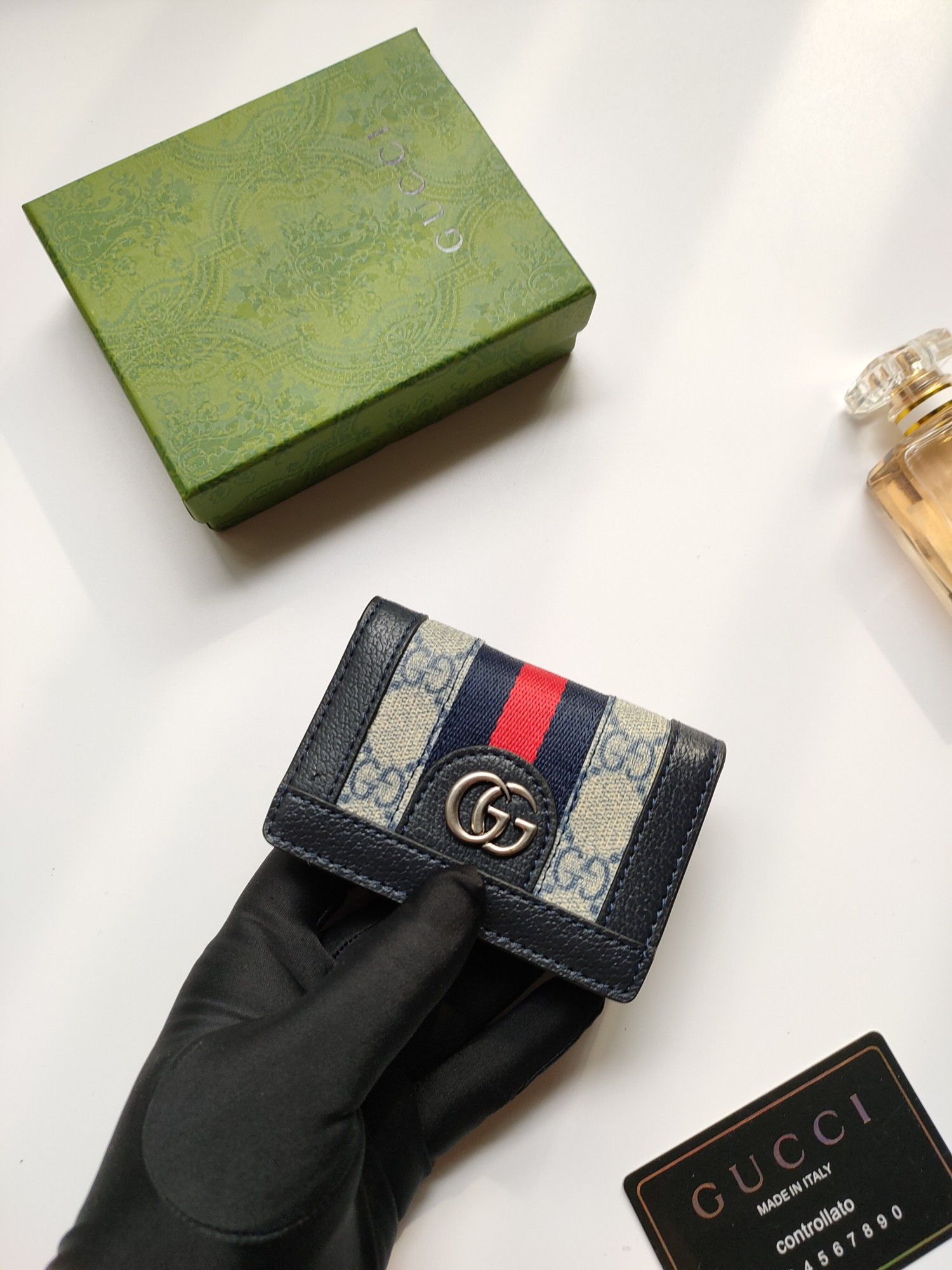 G*u*i gg  card case wallet
